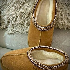 Cozy Tan Suede Slippers with Fleece Lining
